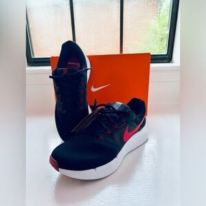 NIKE - Men's Run Swift 3 (Black & Red) Size 11.5